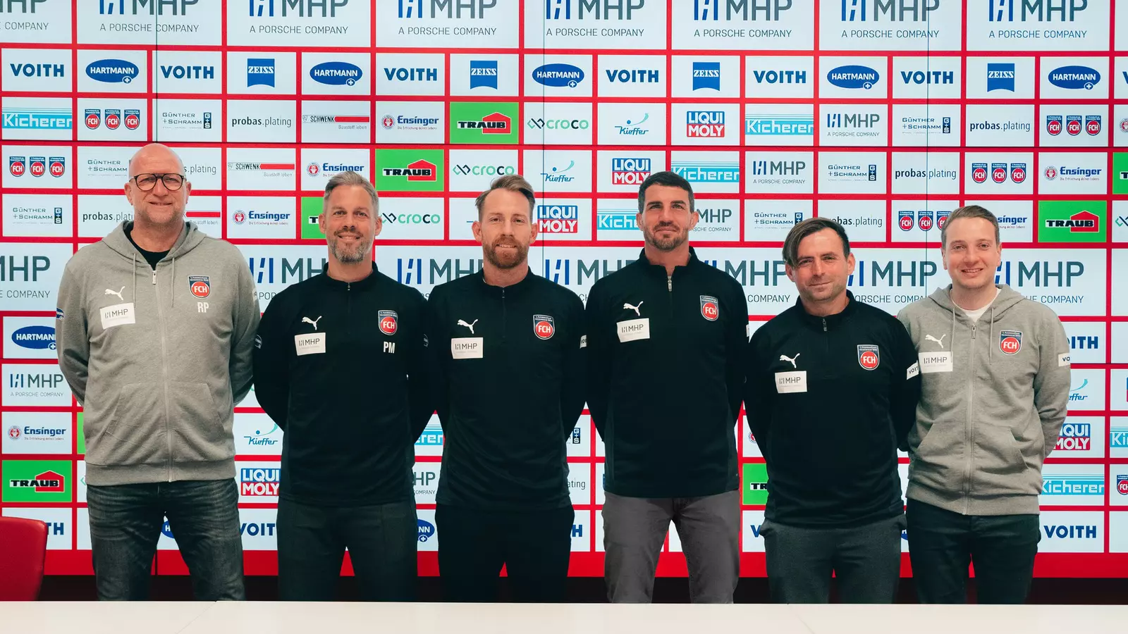 Roger Prinzen (Sportlicher Leiter HARTMANN NLZ), Patrick Mayer (künftiger U19-Cheftrainer), Marc Sch